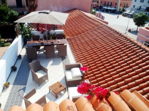 terrazza dal'alto con piazza bella - Copia